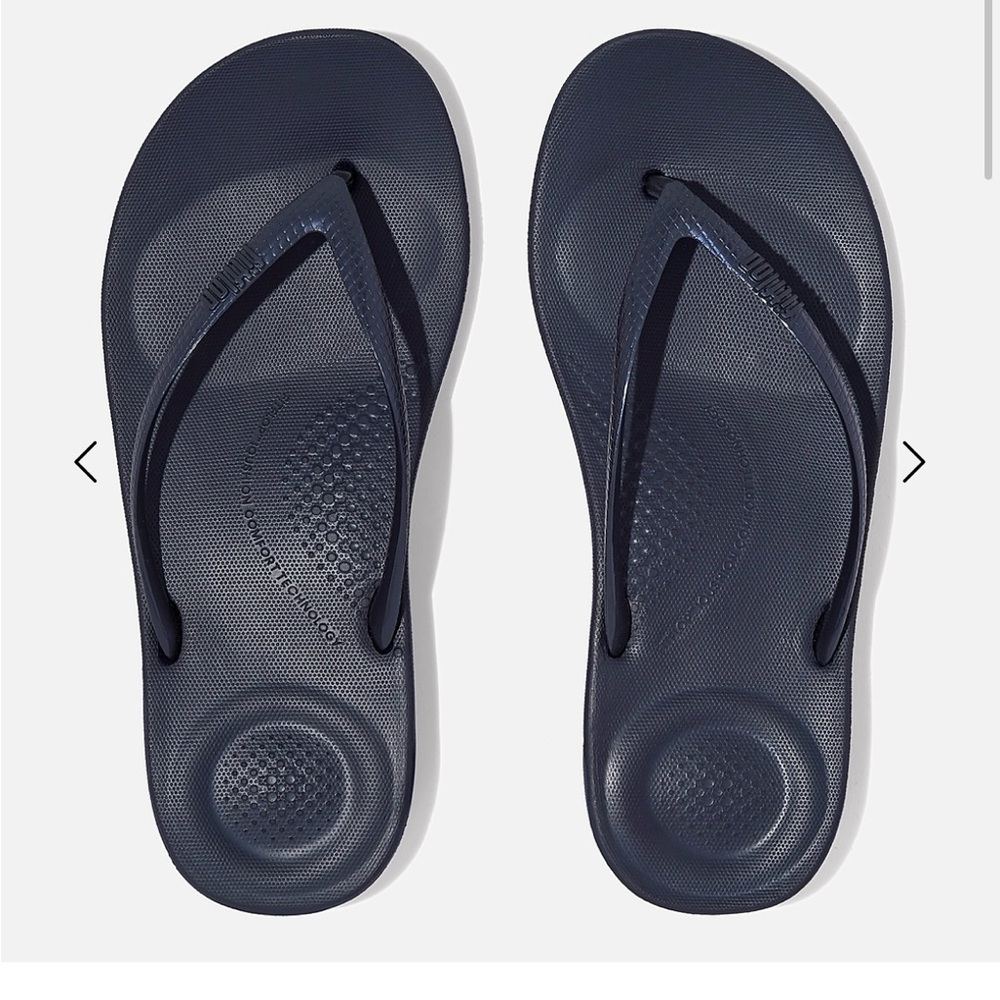 Iqushion Ergonomic Flip Flops - FitFlop